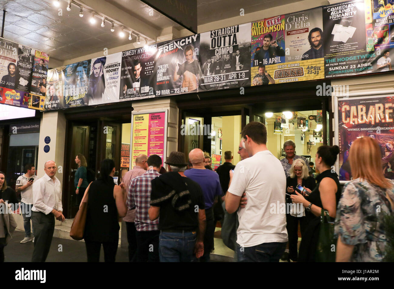 Melbourne Australien. 20. April 2017. Melbourne Town Hall ist Gastgeber für die Melbourne International Comedy Festival, das drittgrößte Comedy-Festival der Welt, da es im Jahr 1987 gegründet wurde und von Barry Humphreys mit Hunderten von lokalen und internationalen Künstlern und Comedians und Handlungen als Vehikel für Stand-up- und Kabarett Handlungen Skizze zeigt den Kredit: Amer Ghazzal/Alamy Live-Nachrichten Stockfoto