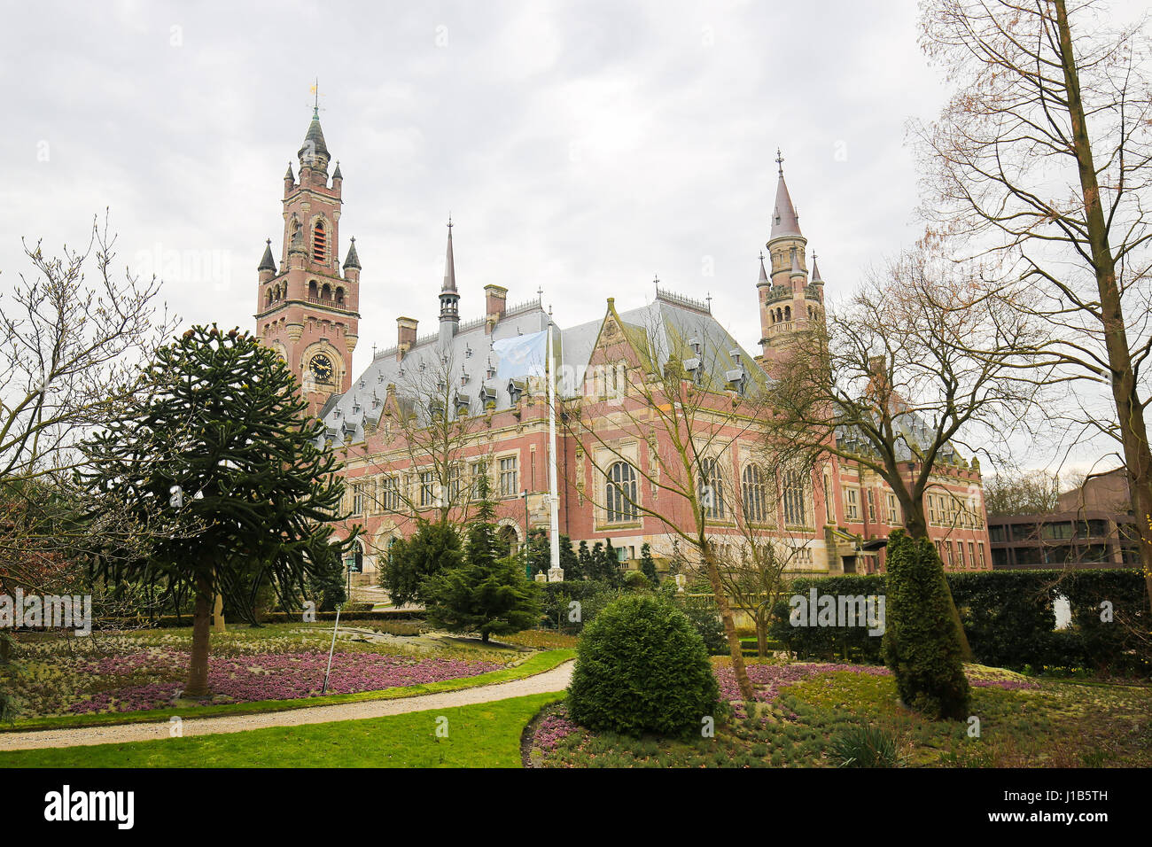 Der Friedenspalast ist ein internationales Recht Gebäude in den Haag, Niederlande. Freuen Sie sich auf den internationalen Gerichtshof, ständiger Gerichtshof der Stockfoto