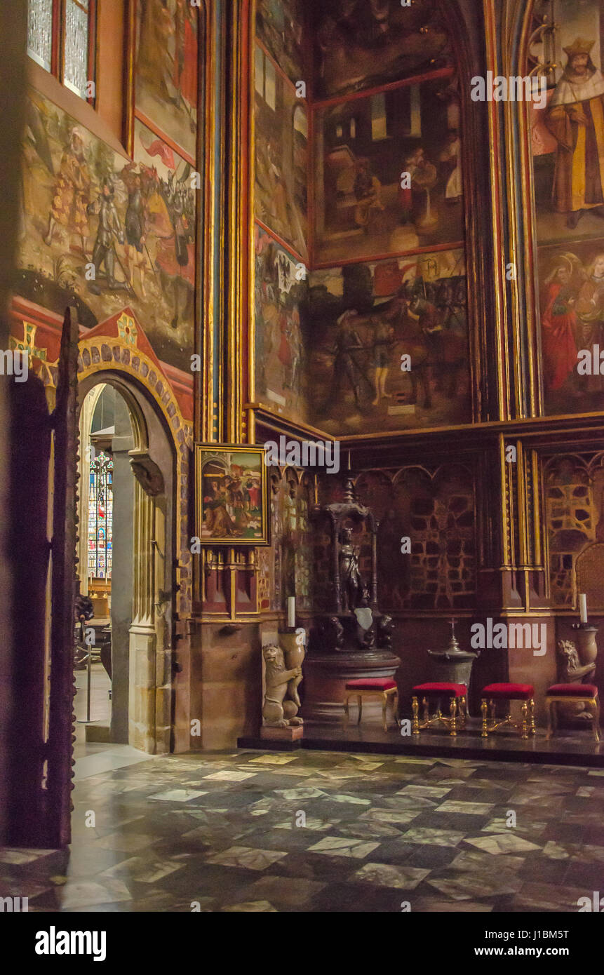 St. Wenceslas Chapel ist das Meisterwerk der gotischen tschechischen und der Stolz der St Vitus Cathedral. Es widmet sich der Schutzpatron von Böhmen, St. Wenceslas Stockfoto