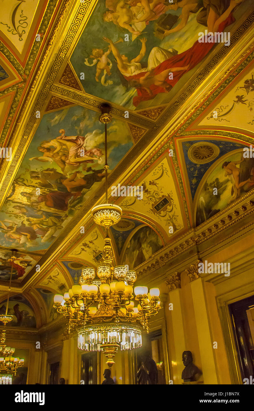 Das Prager Nationaltheater ist ein Symbol der tschechische nationale Identität und kulturelles Erbe und ein nationales Monument der tschechischen Geschichte und Kunst. Stockfoto