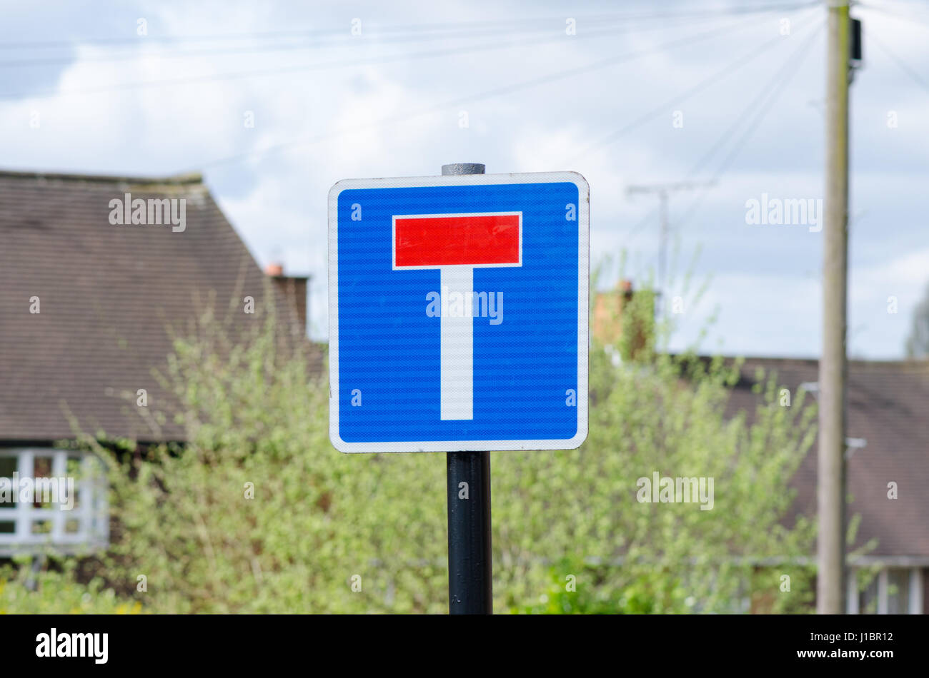Straßenschild mit der Aufschrift keine Durchgangsstraße Stockfoto