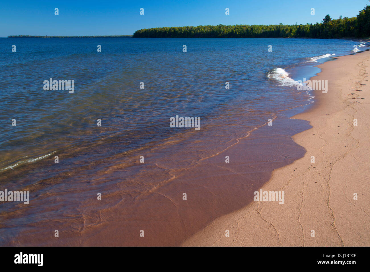 Strand am Lake Superior in wenig Sand Bay, Apostle Islands National Lakeshore, Wisconsin Stockfoto