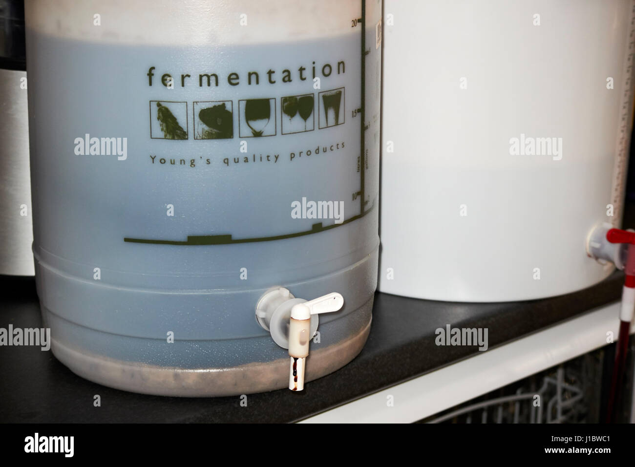 Gärung Fässer für zu Hause gebraute Ale im Vereinigten Königreich Stockfoto