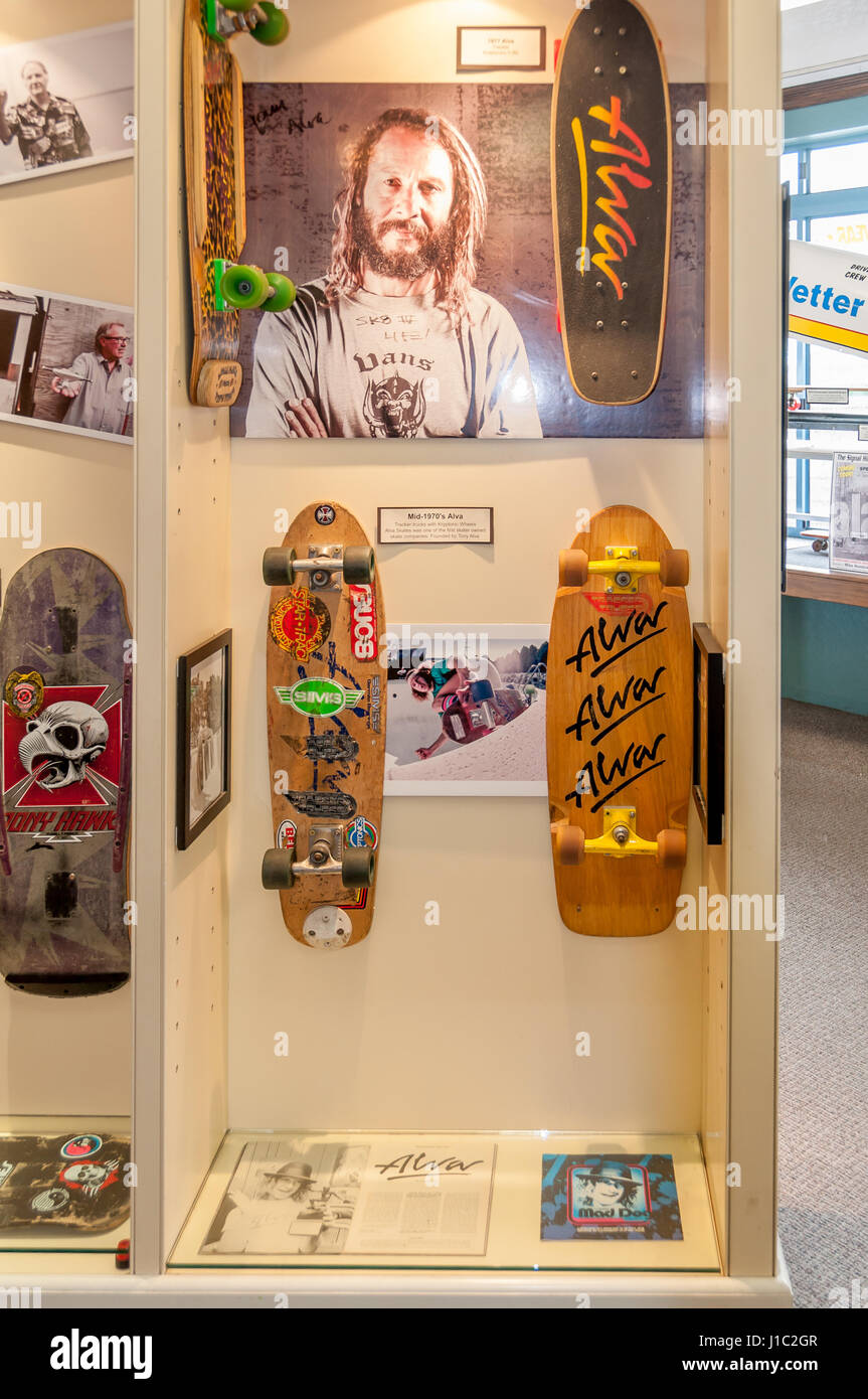 Anzeige der 1970er Jahre Alva Skates skateboards, erste Skater Skateboard Familienunternehmen, Morro Bay Skateboard Museum in Kalifornien Stockfoto
