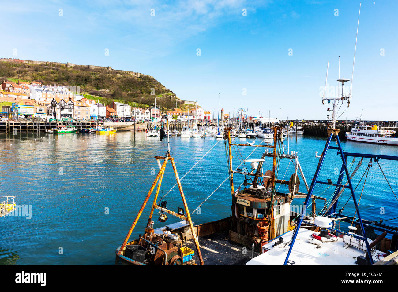 Scarborough Hafen Scarborough Hafen Boote Scarborough Angeln Boote Scarborough Hafen Panorama Scarborough Yorkshire UK England GB Europe Stockfoto