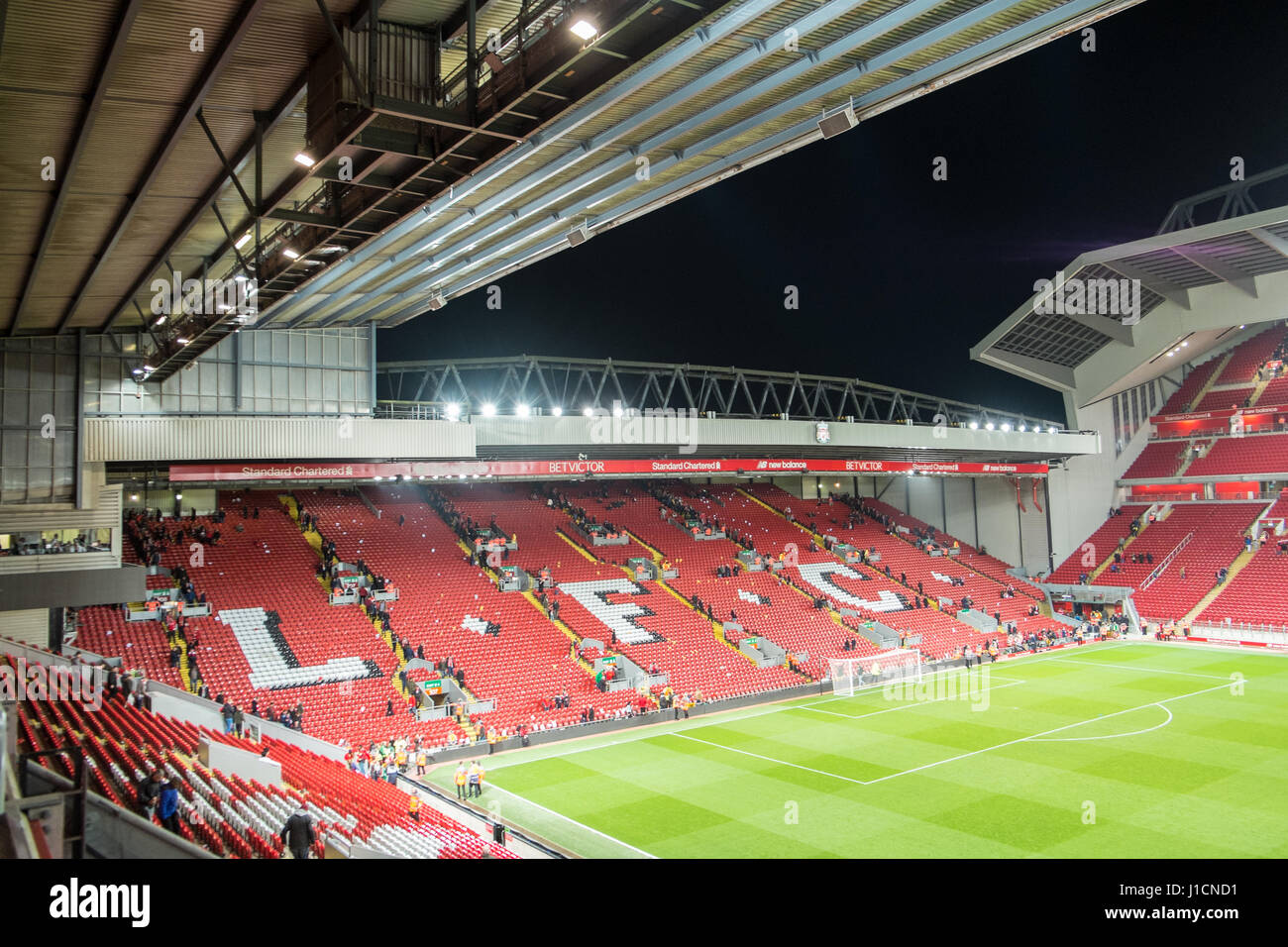 Kop Liverpool Football Club Lfc Anfield Road New Haupttribune Premier League Nacht Spiel V Liverpool Merseyside England City Nord England Englisch Uk U K Stockfotografie Alamy Kop Liverpool Football Club Lfc Anfield Road New Haupttribune Premier League Nacht Spiel V Liverpool Merseyside England City Nord England Englisch Uk U K Stockfotografie Alamy