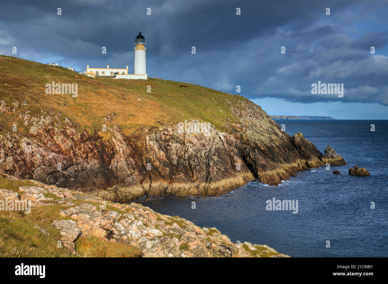Tiumpan Head-Leuchtturm auf der Insel Harris Stockfoto