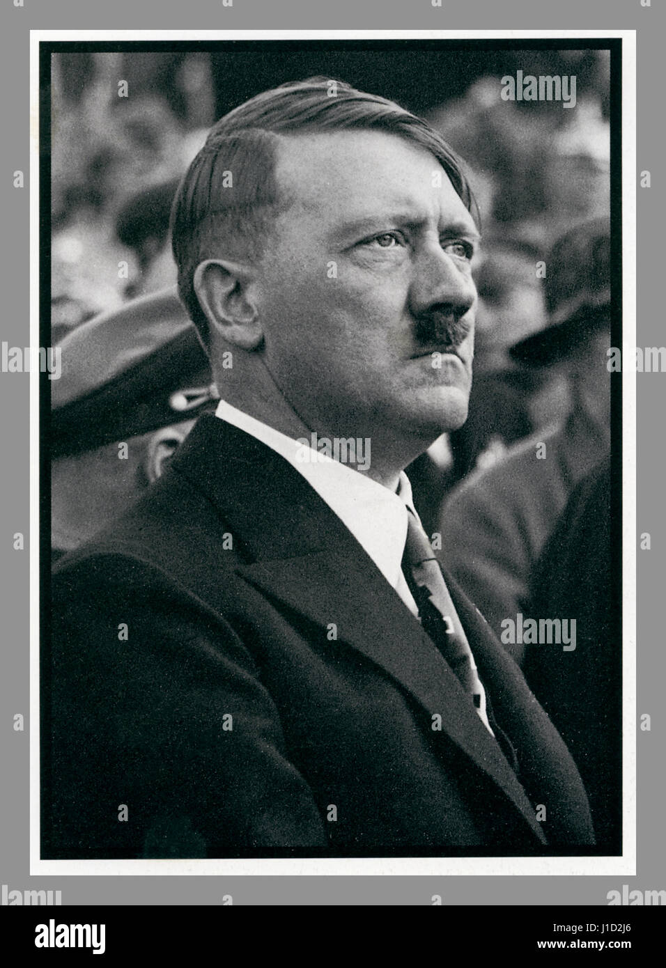 ADOLF HITLER in Zivilkleidung aus den 1930er Jahren, Reportage-Propaganda-Bild von Adolf Hitler bei einer Nazi-Party-Rallye in Zivilkleidung Stockfoto