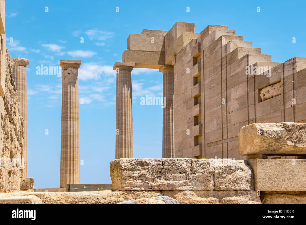 Tempel der Athena Lindia in der Akropolis. Lindos, Rhodos, Dodekanes, Griechenland Stockfoto