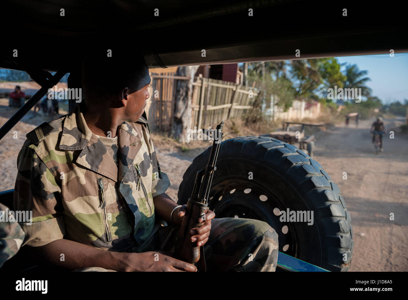 Sicherheitskräfte Patrouille nach Südosten Madagaskars Anosy Region gegen Bedrohungen von Banditen, bekannt als das Dahalo Stockfoto