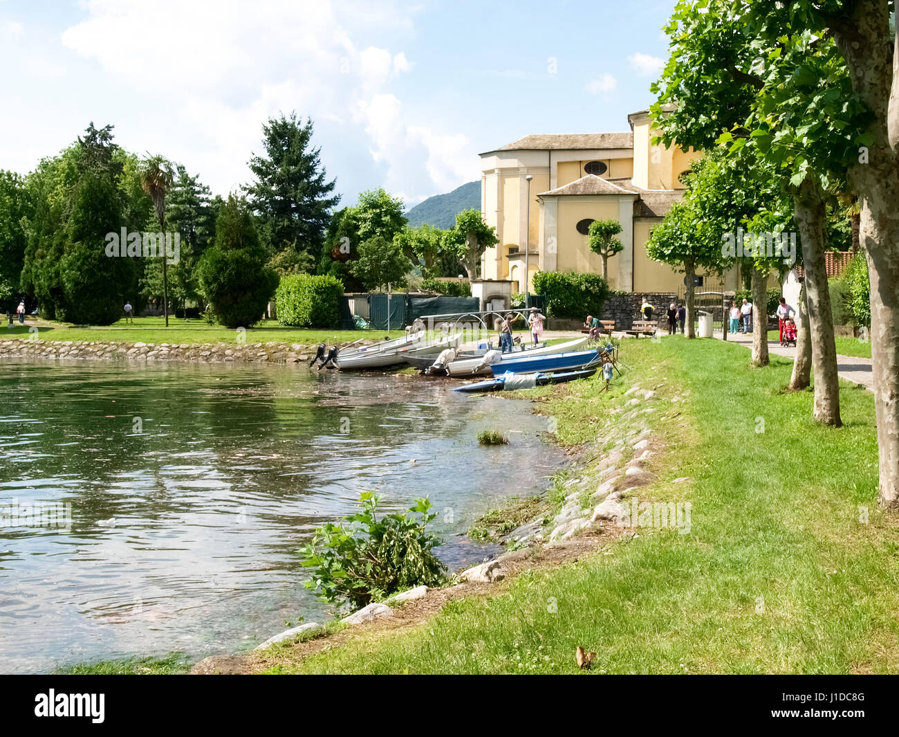 Comer See - Italien: 2016 Juni 18: Überschwemmung des Comer Sees am Ufer von der Nordwestküste der Länder in Pianello Lario Dongo, Domaso. Nachdem er Stockfoto