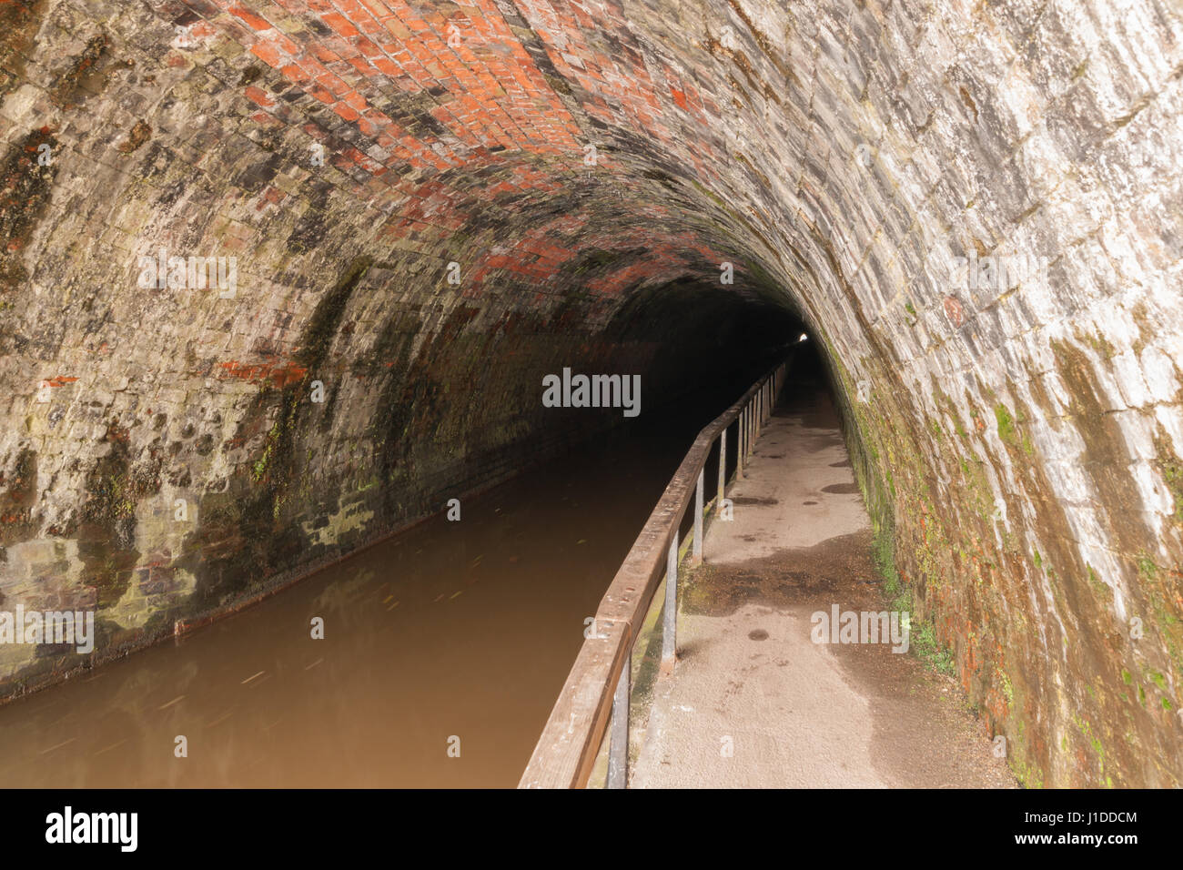 Im lokal bekannt als "Darkie" 1801 gebaut und von William Jessop und Thomas Telford entworfen Chirk Kanal tunnel Stockfoto