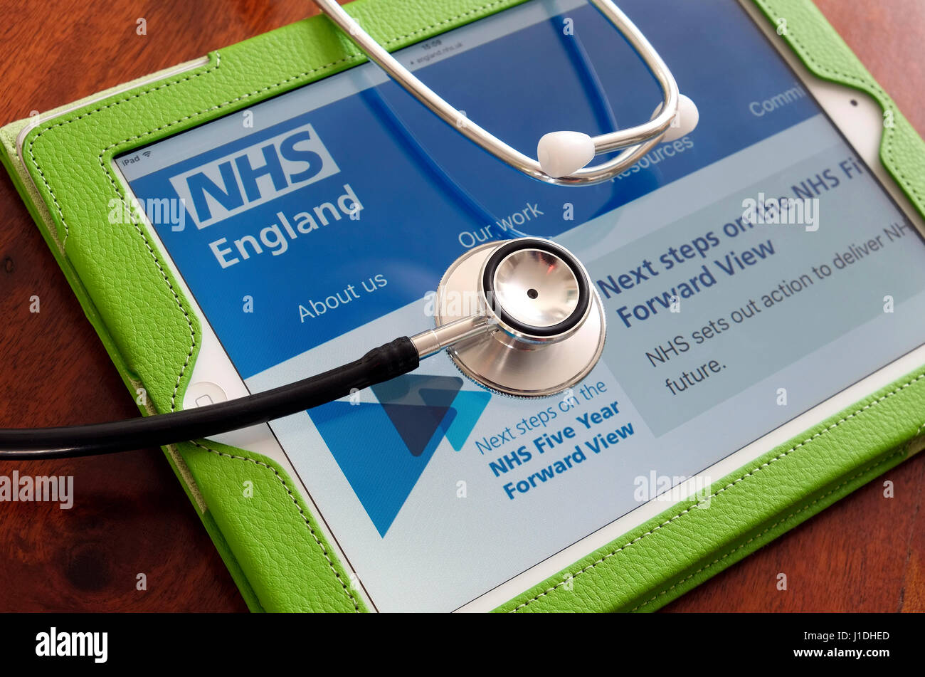 NHS-Webseite auf dem Ipad Tablet PC Stockfoto