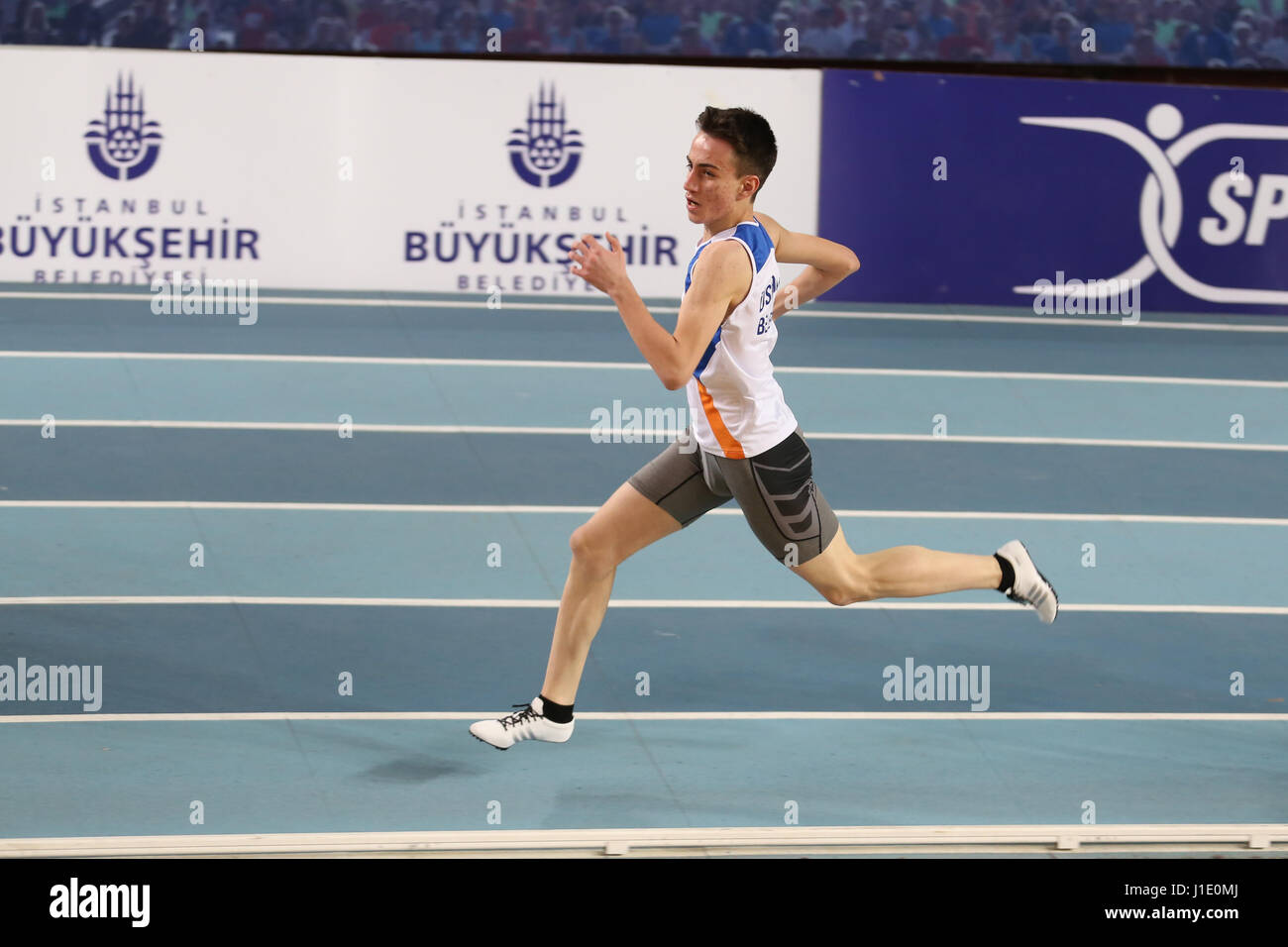 ISTANBUL, Türkei - 11. März 2017: Athlet Yasin Ocu während Indoor Olympische Trial-Wettbewerbe Stockfoto