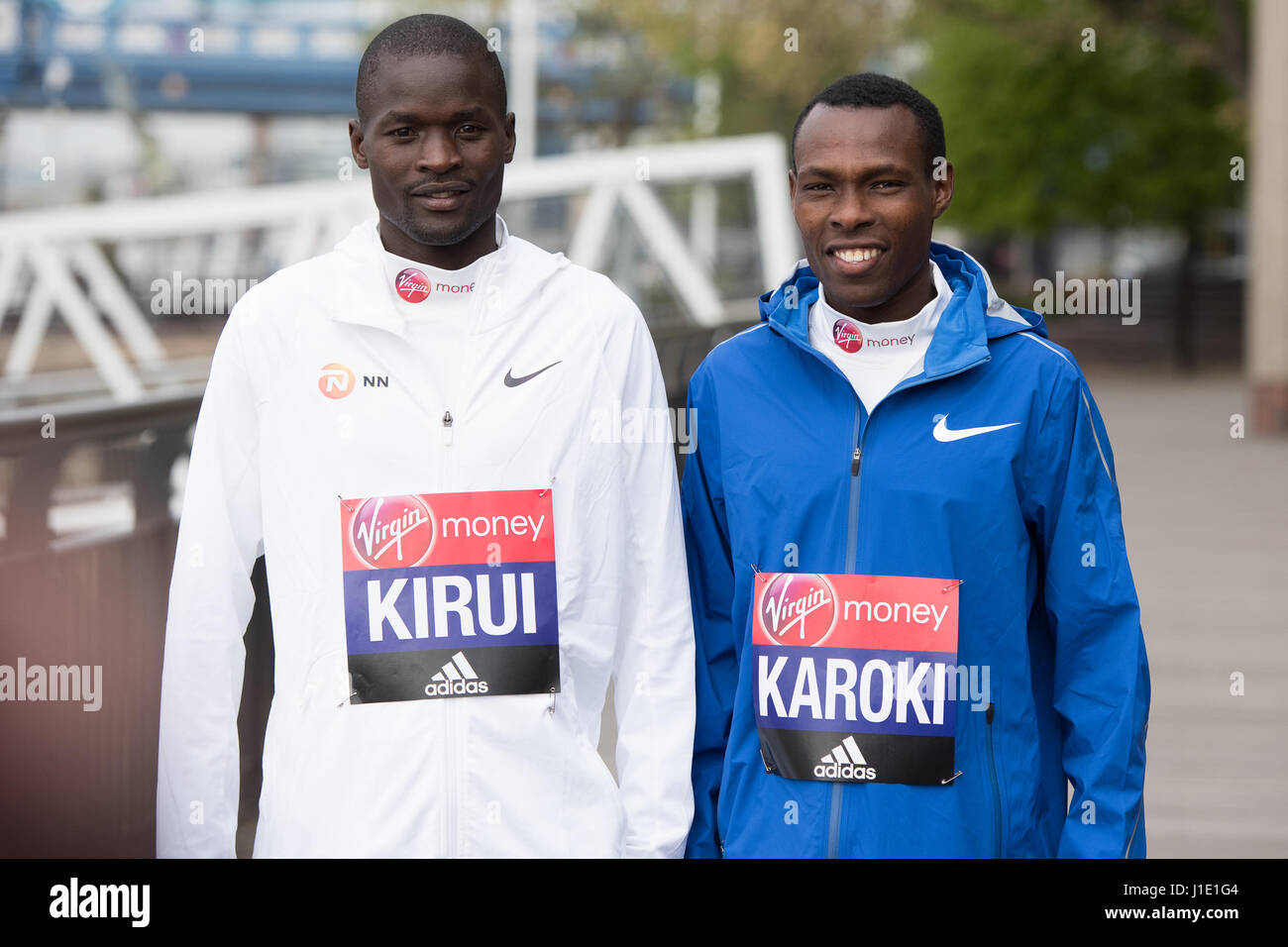 London, UK. 20. April 2017. Abel Kirui, Bedan Karoki besuchen die Elite Herren-Foto-Shooting für London Marathon-Läufer in der Nähe von Tower Bridge, London. Bildnachweis: Alan D West/Alamy Live-Nachrichten Stockfoto