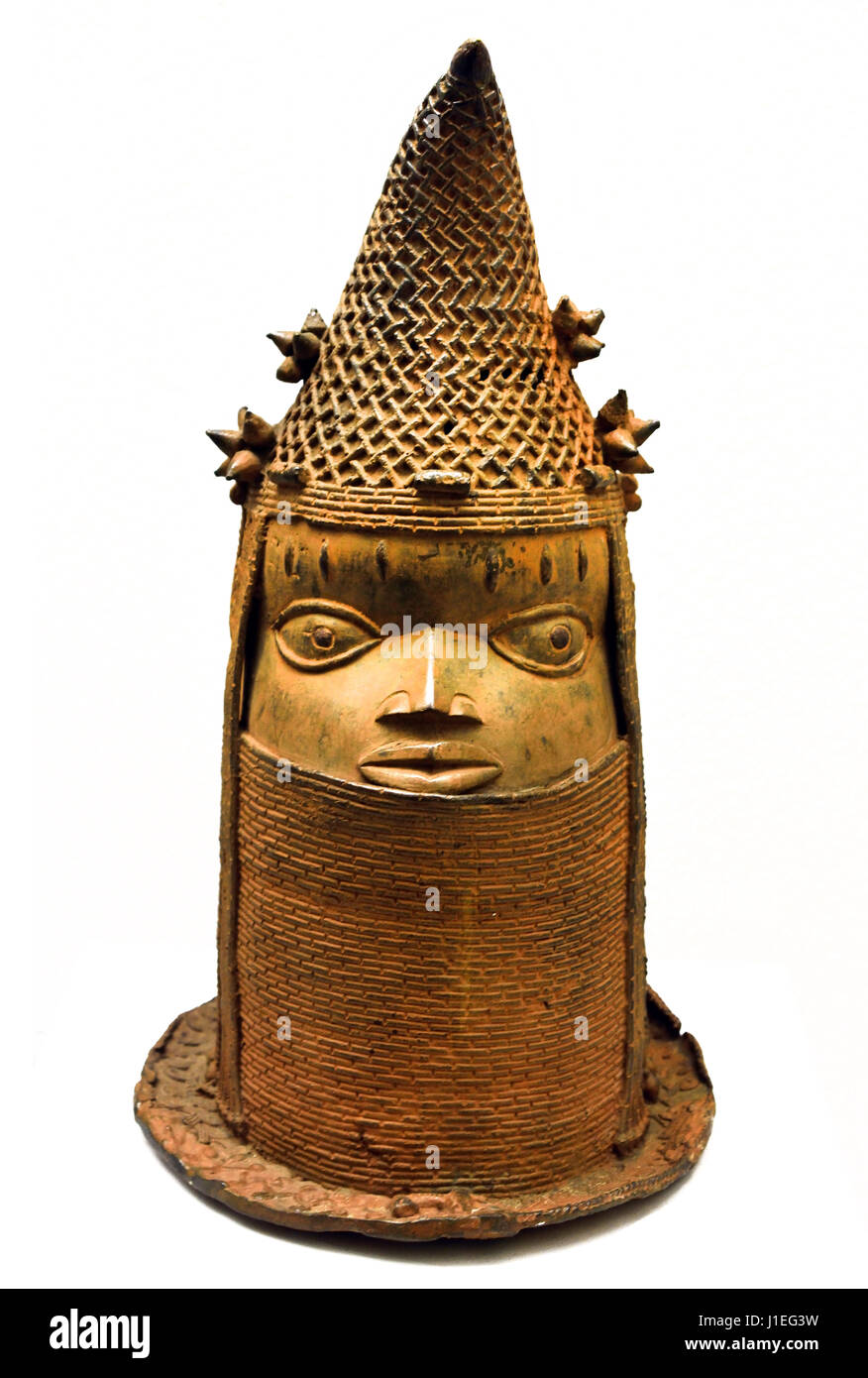 Denkmal, Kopf, 16. Jahrhundert, 17. Jahrhundert n. Chr. aus Benin, Nigeria, Afrika, afrikanische, Gedenk Kopf einer Königin Mutter 18. Jahrhundert n. Chr. aus Benin, Nigeria Afrika afrikanische (Bronze) Stockfoto