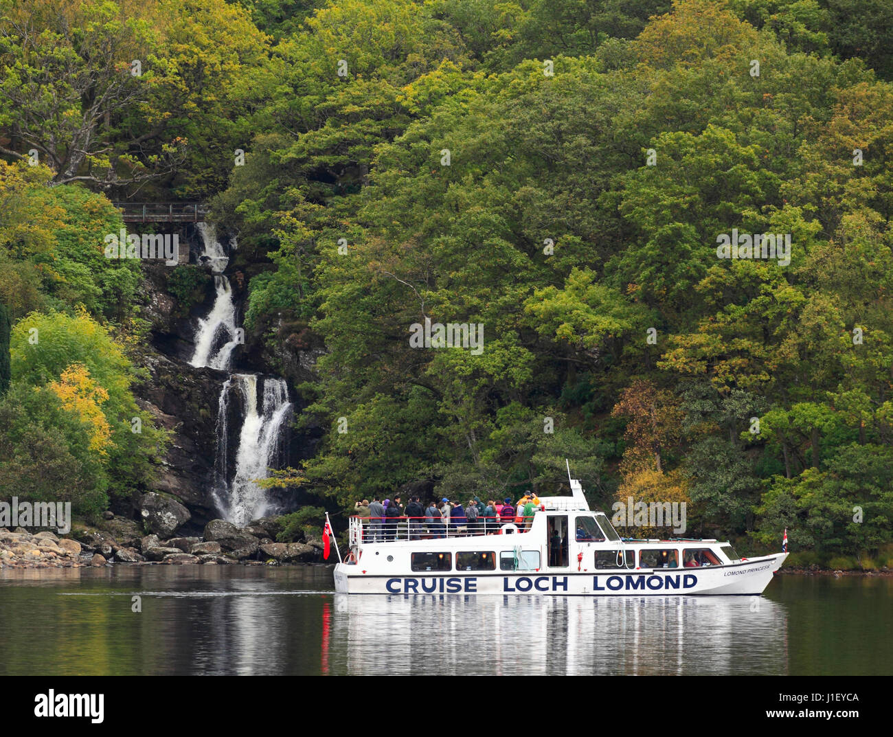Ein Ausflugsschiff Arklet fällt am Loch Lomond, Schottland Trossachs National Park Europa besuchen Stockfoto