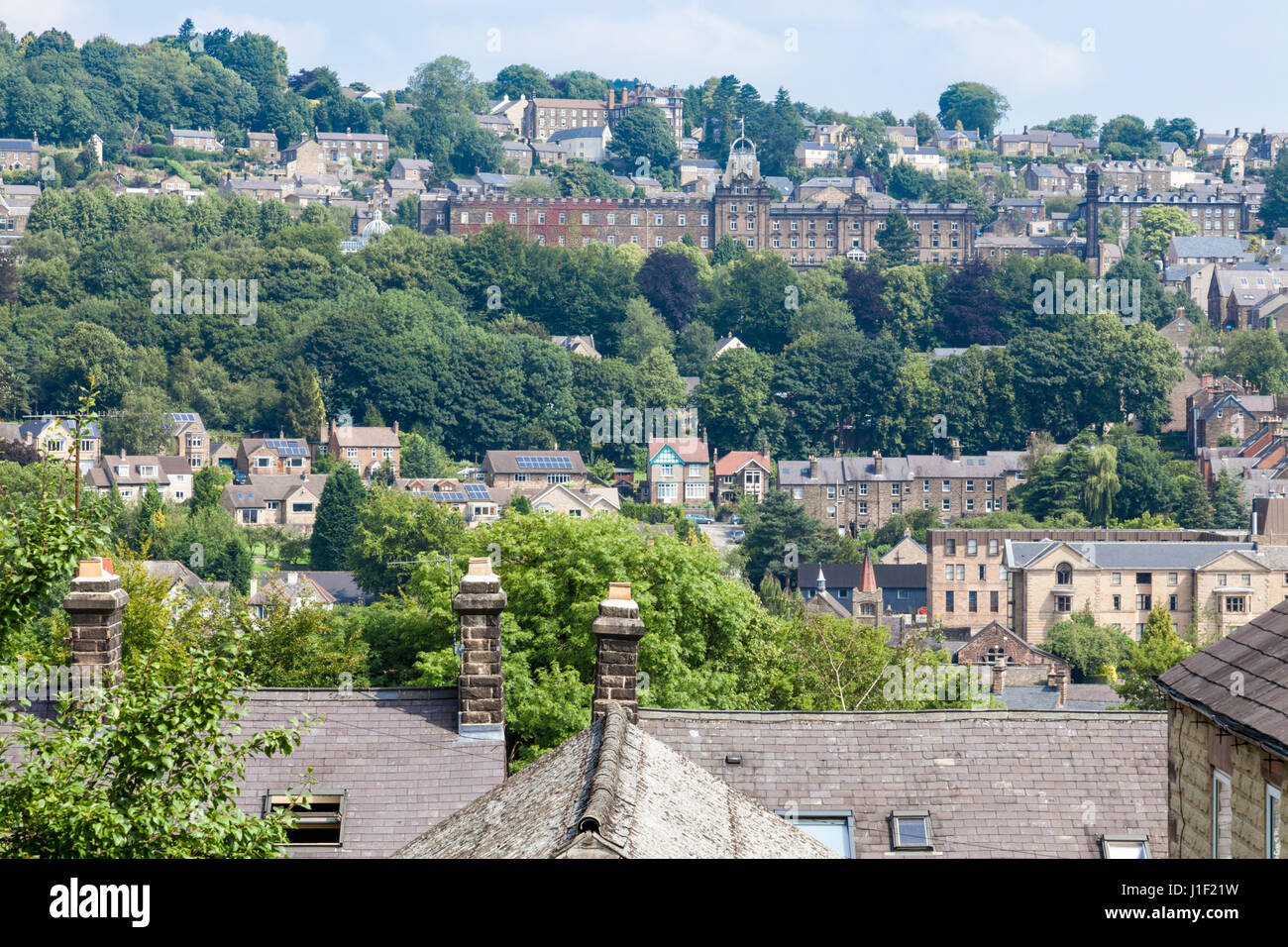 Englisch Hügel der Stadt. Blick über Matlock von den umliegenden Hügeln, Derbyshire, England, Großbritannien Stockfoto