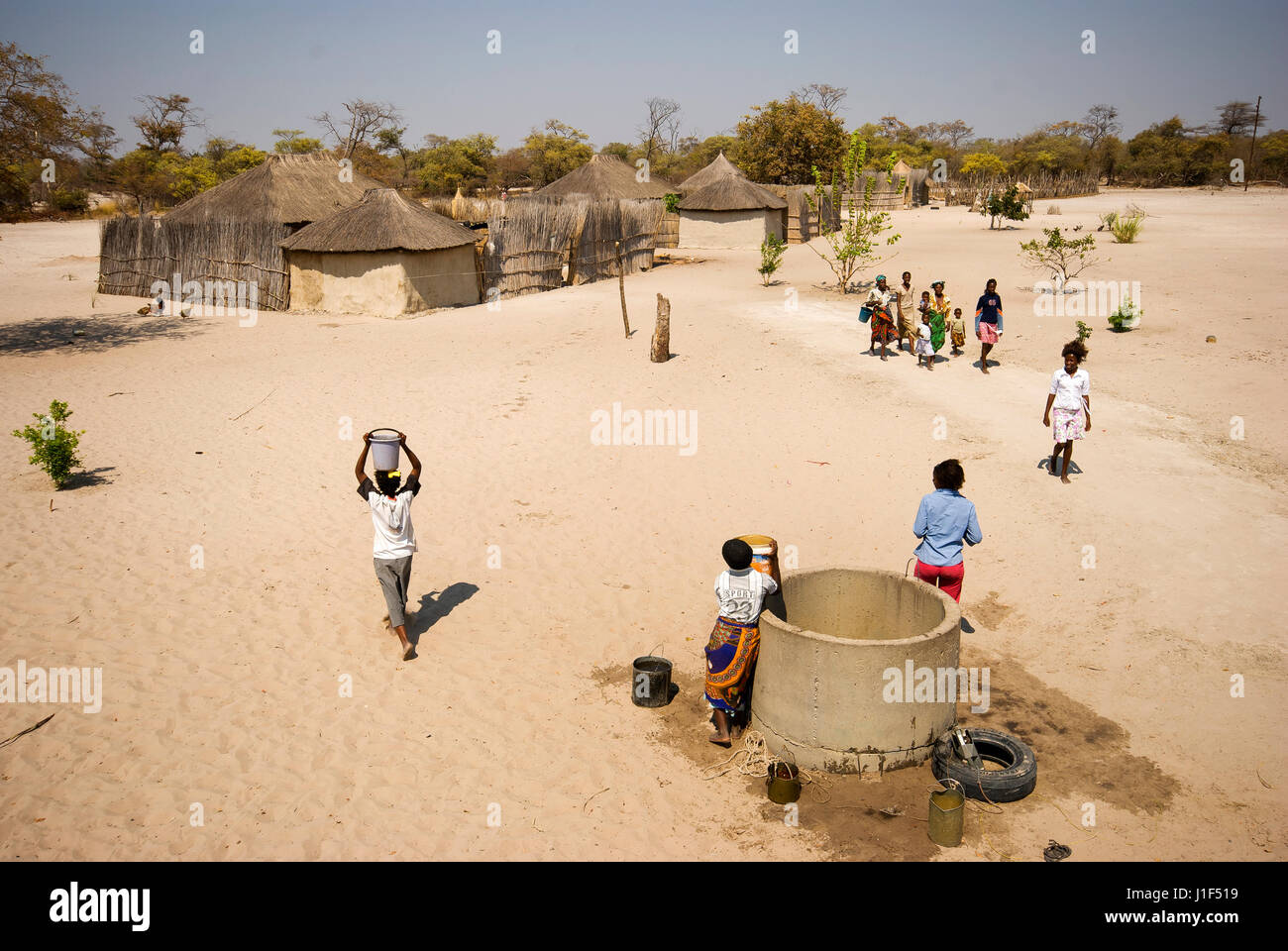 Afrikaner Wasserholen an der trockenen Caprivi Strip, Namibia Stockfoto