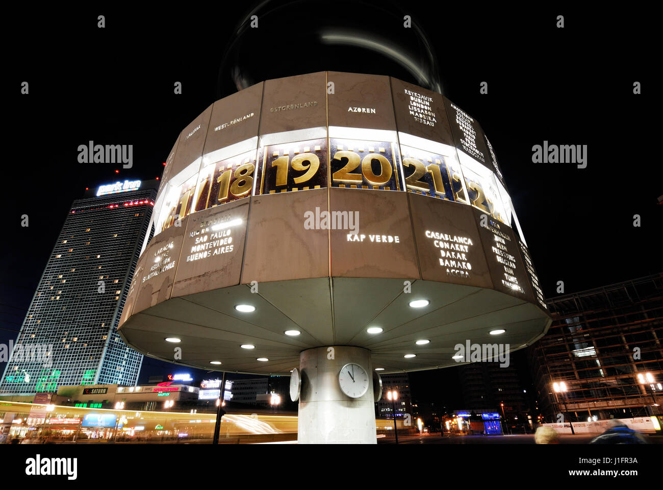 Alex, Alexanderplatz, Attraktion, Bei Nacht, Berlin, Gebäude, Hauptstadt, Hauptstädte, Stadt, Innenstadt, Stadtbild, Dawn, Deutschland, Osten, Fachzeitung Stockfoto