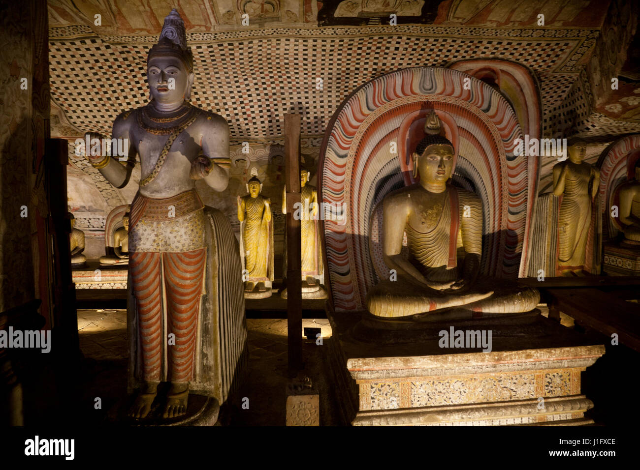 Dambulla Sri Lanka Dambulla Höhlentempel - Höhle II Maharaja Viharaya Statue des sitzenden Buddha In Dhyana Mudra Stockfoto