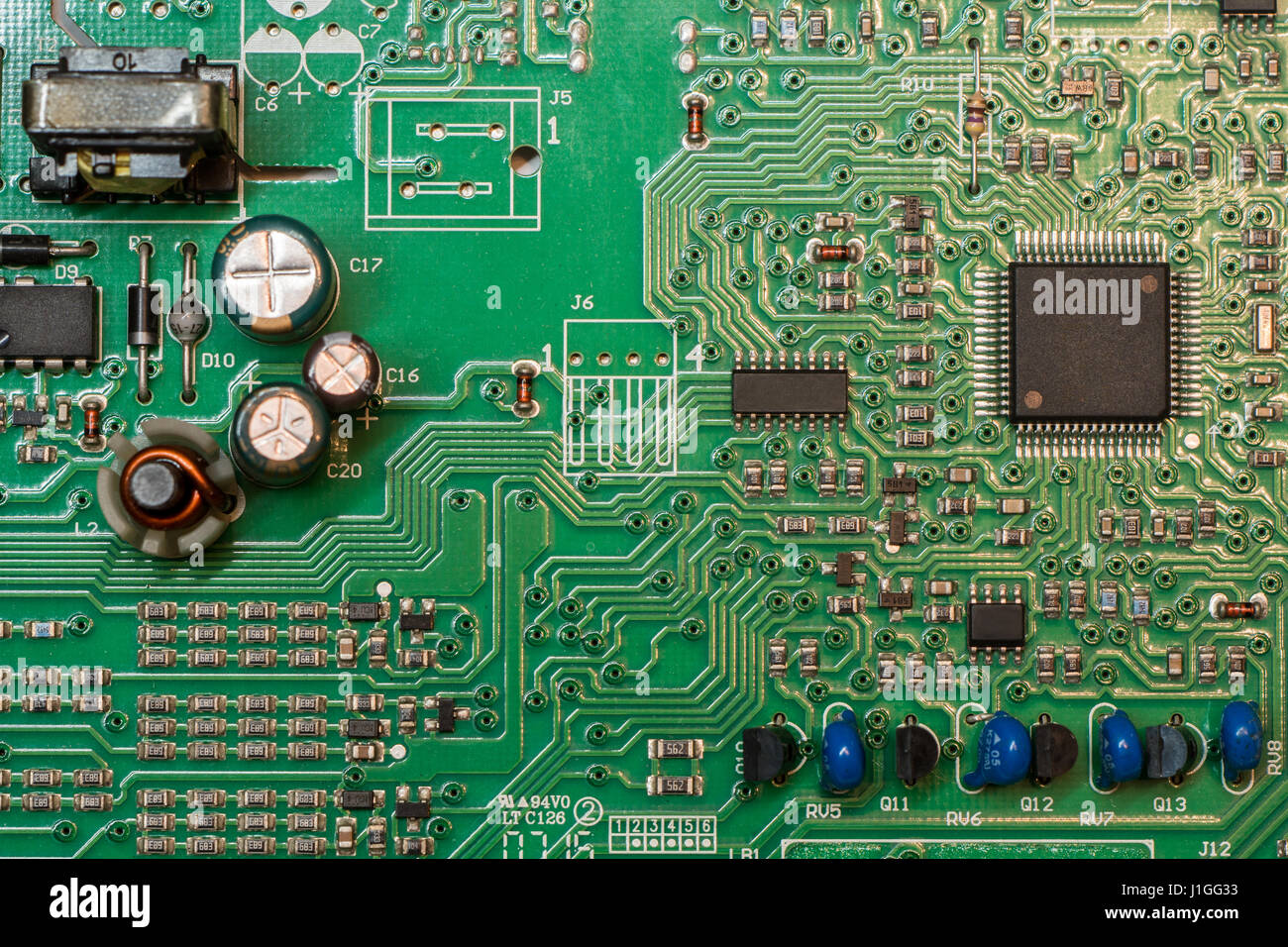 SMD-grüne Multi-Layer Leiterplatte elektronischen mit Microcontroller und Komponenten Stockfoto