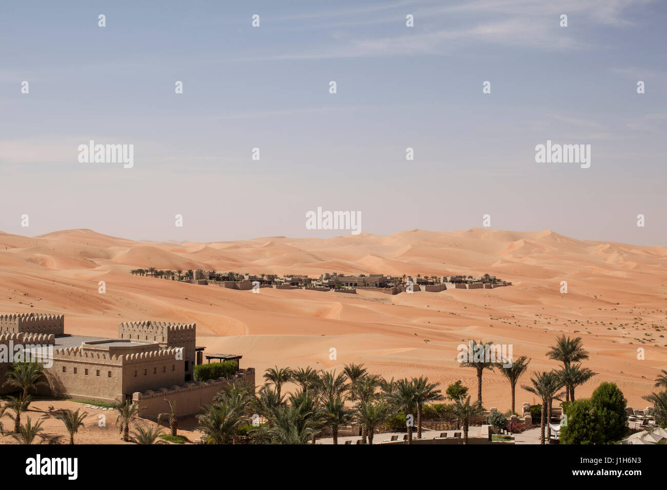 Qasr Al Sarab Desert Resort by Anantara in der westlichen Region von Abu Dhabi, Vereinigte Arabische Emirate, Oktober 2011. Stockfoto