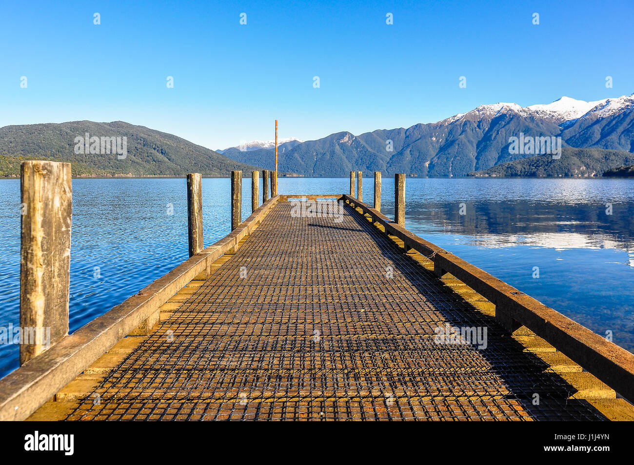 Blick auf Lake Hauroko in der Southern Scenic Route, Neuseeland Stockfoto