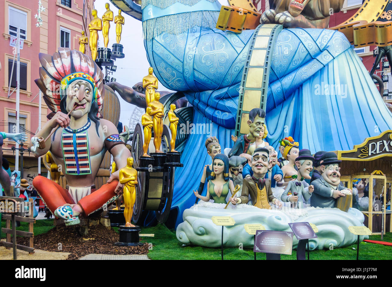 Farbenfrohe Pappmaché Figuren in die Las Fallas in Valencia, Spanien Stockfoto