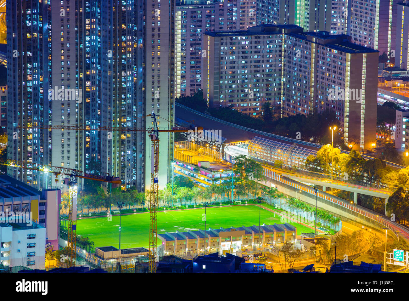 Hong Kong Tuen Mun Innenstadt bei Nacht Stockfoto
