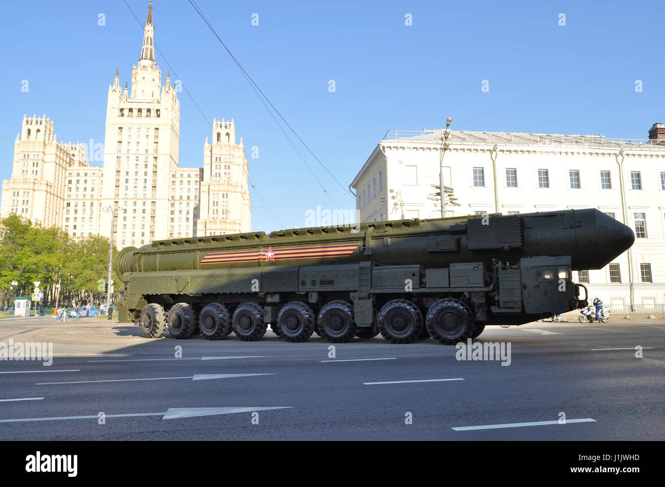 Ein RS-24 Yars mobile Interkontinentalrakete System, gonna roten Platz in Moskau zur Siegesparade. Stockfoto