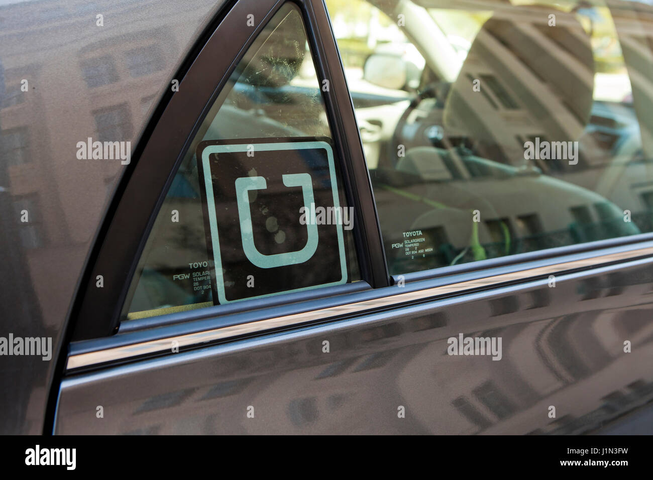 Uber Aufkleber auf Autoscheibe USA Stockfotografie Alamy