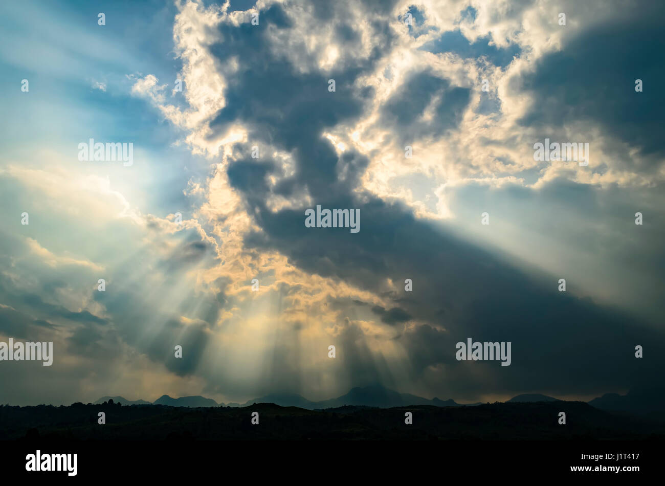 Gott Licht auf Lahar bedeckten land Stockfoto