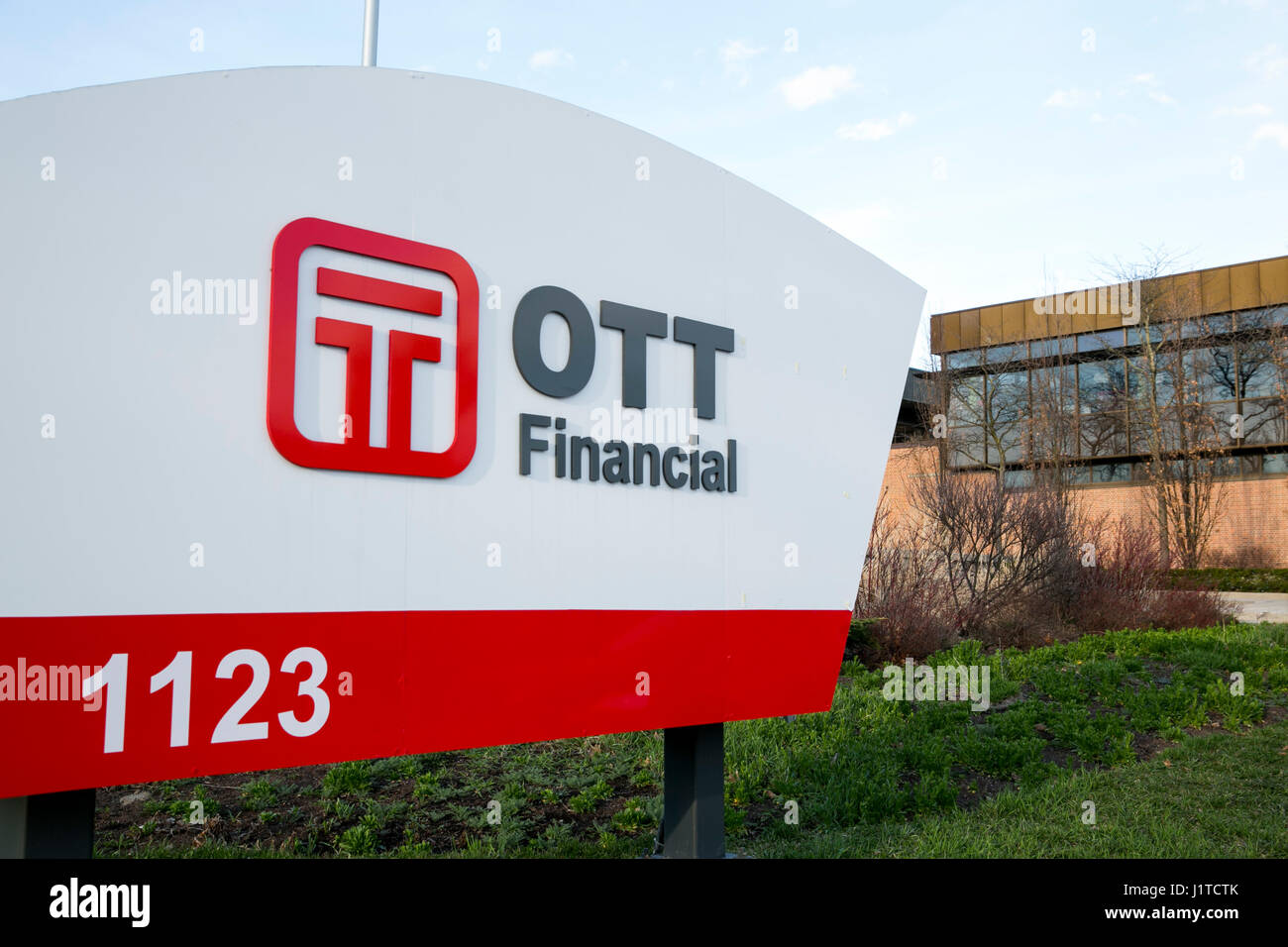 Ein Logo Zeichen außerhalb einer Einrichtung von finanziellen OTT in North York, Ontario, Kanada, am 16. April 2017 besetzt. Stockfoto