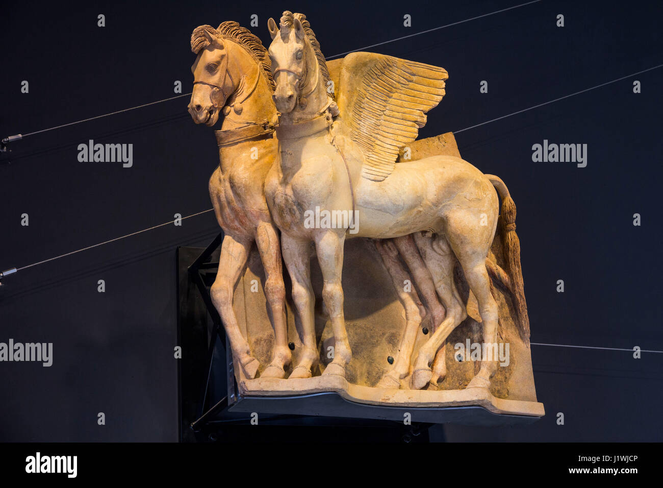 Das geflügelte Pferd ist eine wunderbar detaillierte Reliefskulptur, die eindeutig den Preis für eine große Sammlung von etruskischen Artefakte bei der Na angezeigt wird Stockfoto