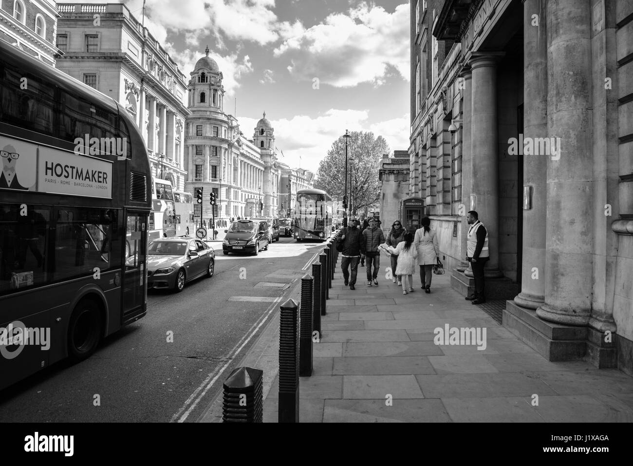 Whitehall, London Street, Großbritannien Stockfoto