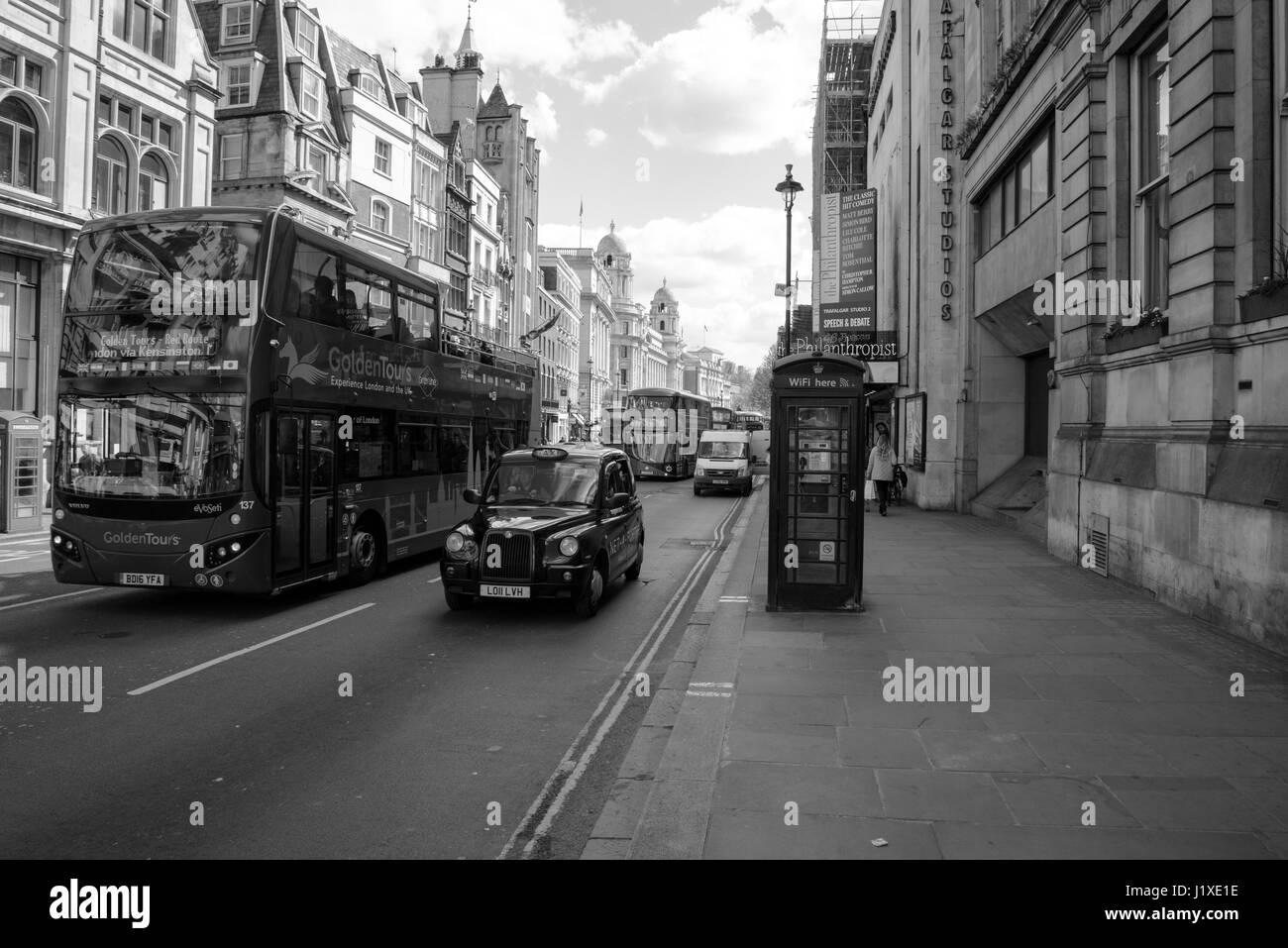 Whitehall, London Street, Großbritannien Stockfoto