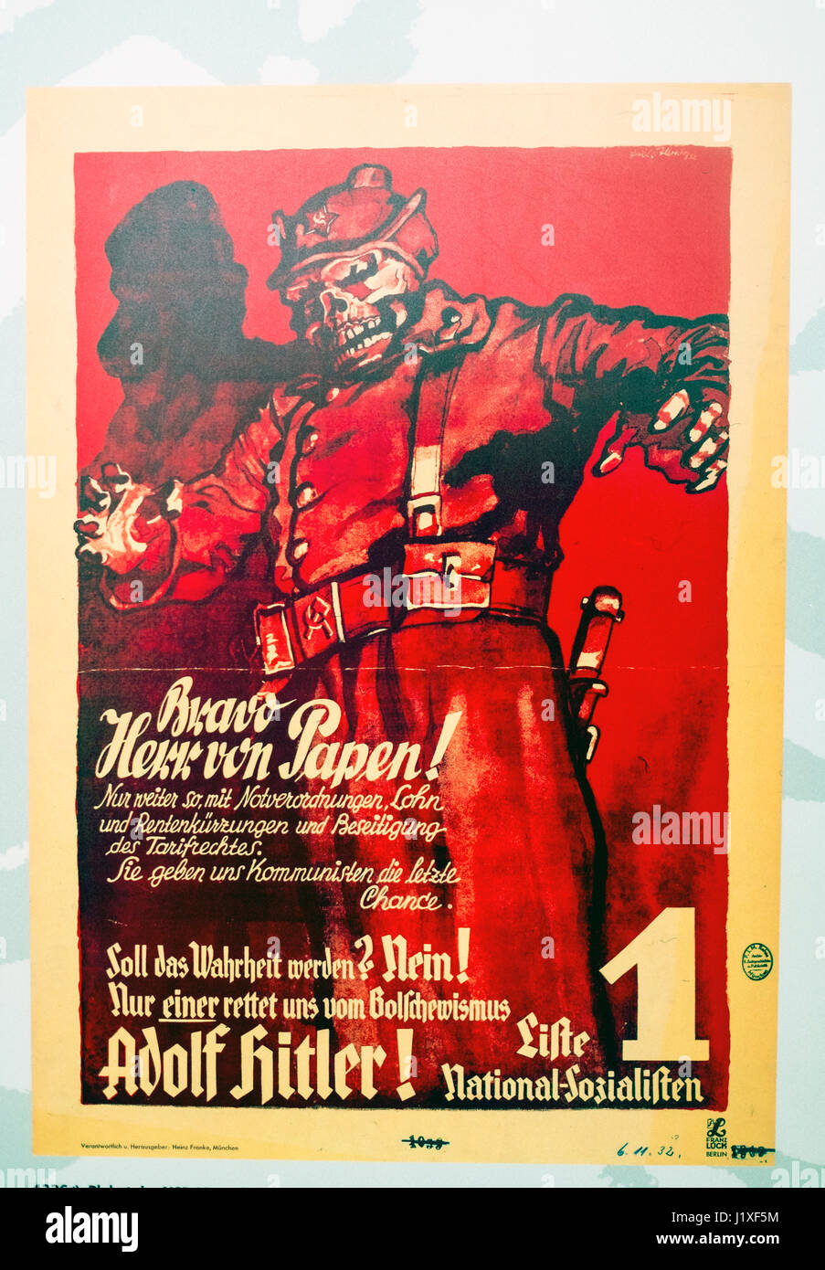 Dachau, Bayern, Deutschland. - 28. März 2016. Politisches Plakat Plakate der deutschen Nazi-Partei, ausgesetzt im KZ Dachau Stockfoto