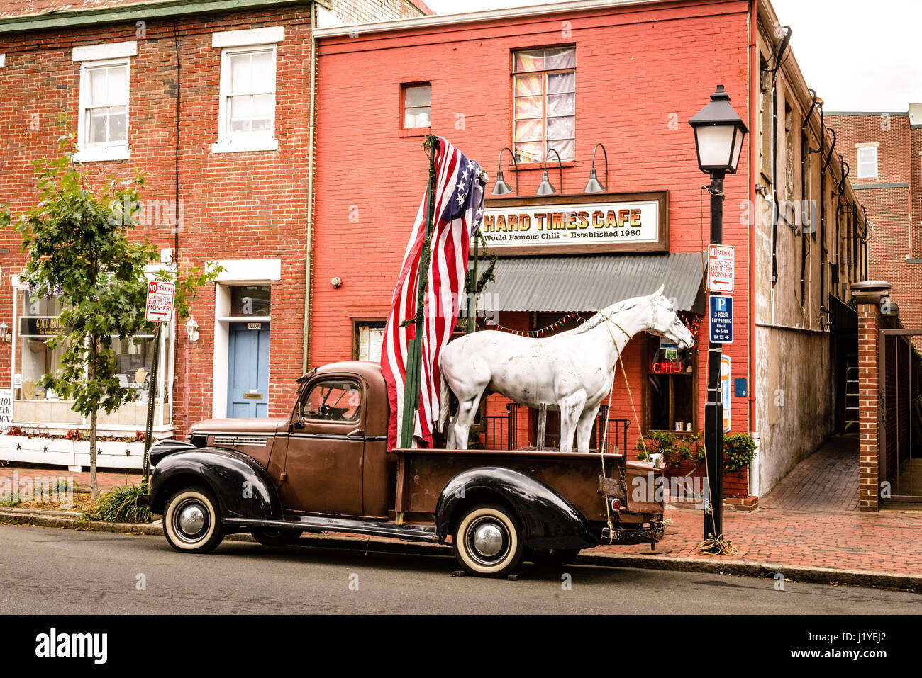 1941 Chevy Pickup-Truck, harte Zeiten Cafe, 1404 King Street, Old Town Alexandria, Virginia Stockfoto