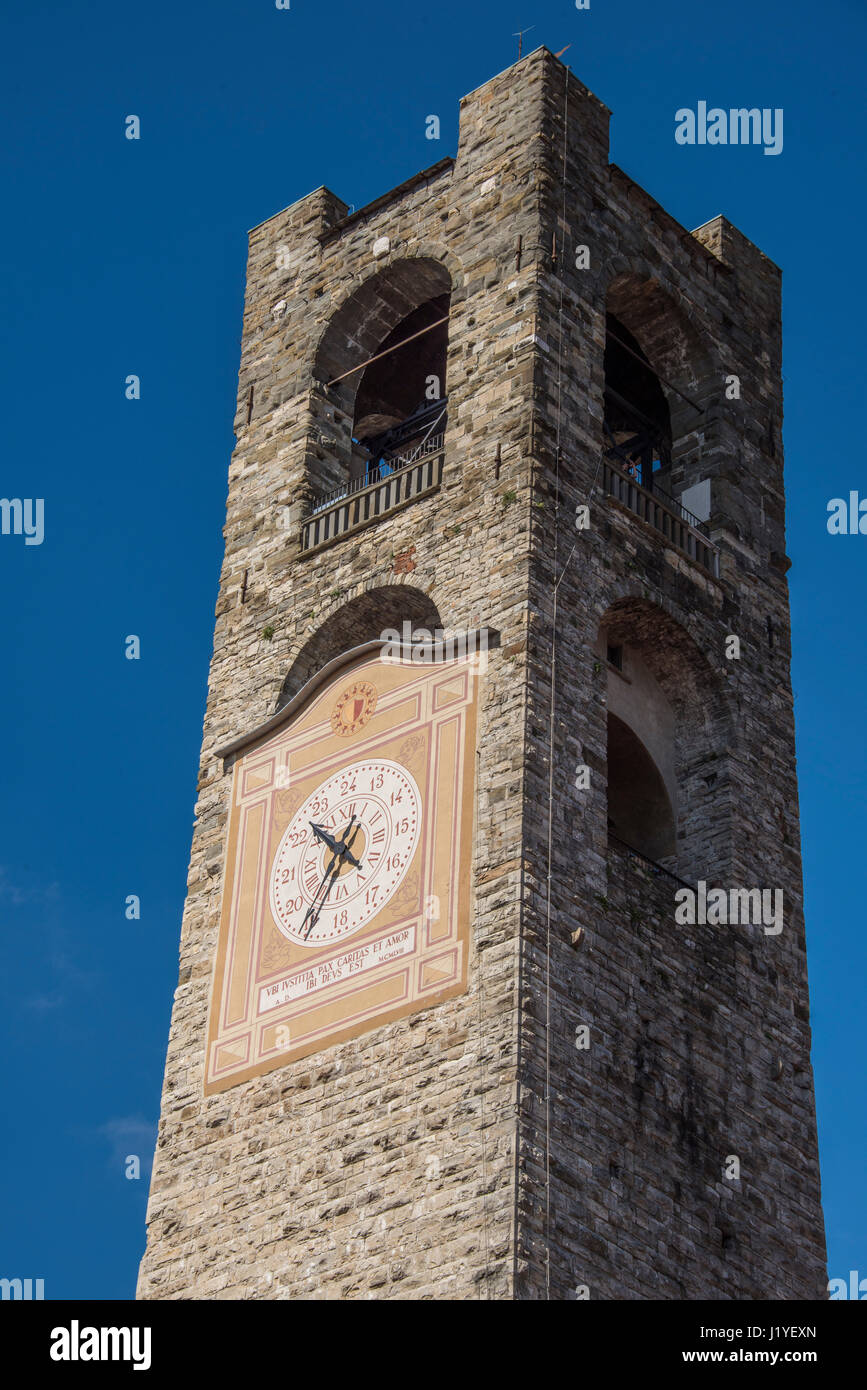 Die bürgerlichen Turm in Bergamo, Italien Stockfoto