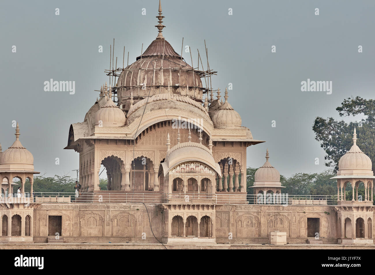 Kusum Sarovar alten verlassenen Tempel in Indien Stockfoto