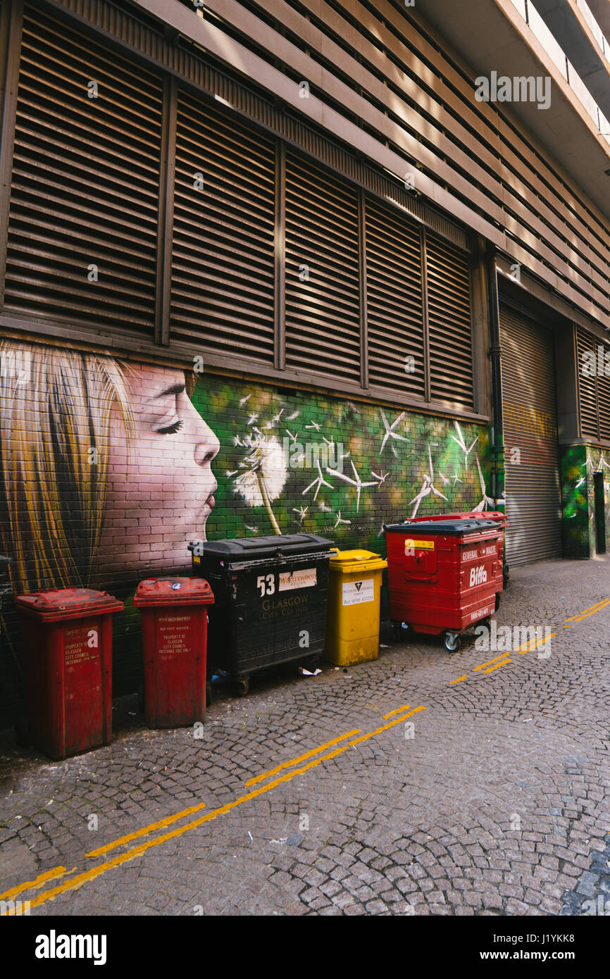 Street Art mit dem Titel "Windenergie" durch unseriöse und Kunst Pistole auf Mitchell Street, Glasgow. Stockfoto