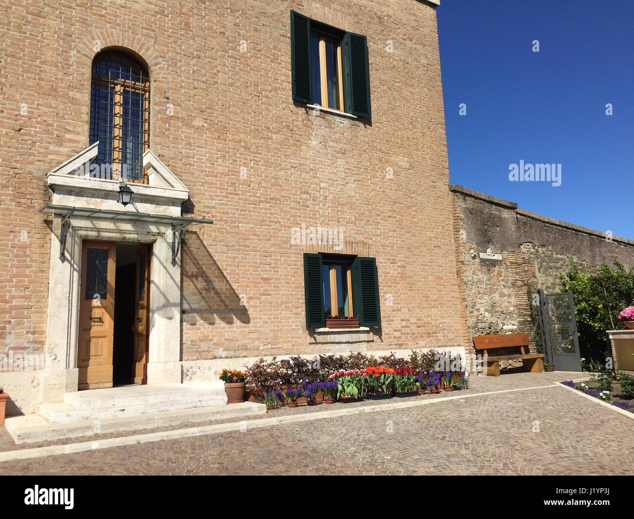 View monastery mater ecclesiae in Fotos und Bildmaterial in hoher