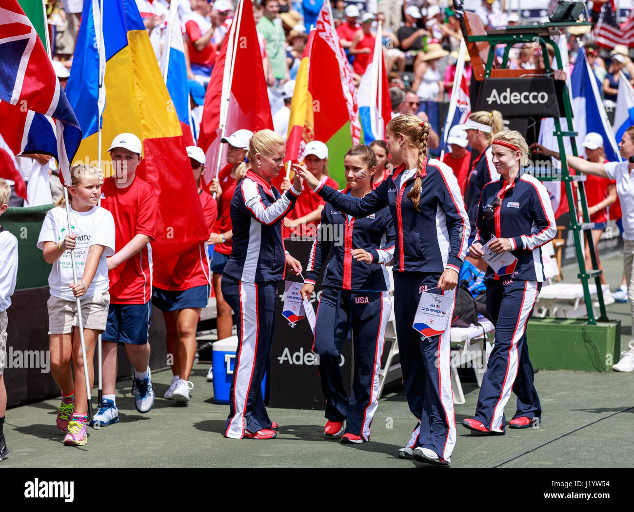 22. April 2017 - Wesley Chapel, Florida, USA-Team während der Eröffnungsfeier des Fed Cup World Group Halbfinales zwischen der Tschechischen Republik und den Vereinigten Staaten im Saddlebrook Resort USA-The. Del Mecum/CSM Stockfoto