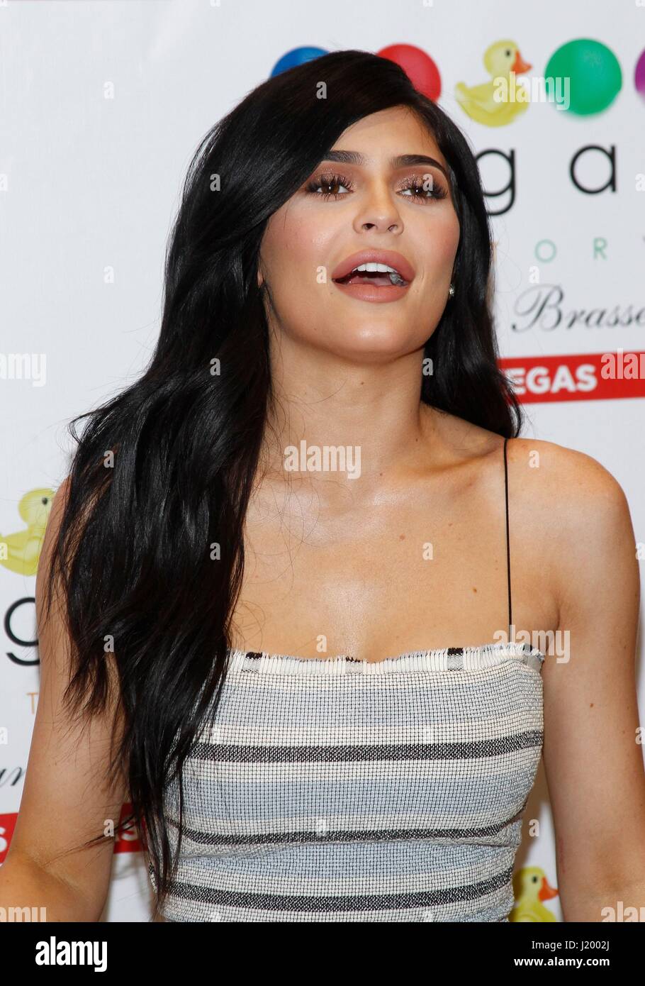 Las Vegas, NV, USA. 22. April 2017. Kylie Jenner im Ankunftsbereich für Kylie Jenner weiter das Grand Opening Feier von Zucker Fabrik American Brasserie, Fashion Show Mall, Las Vegas, NV 22. April 2017. Bildnachweis: JA/Everett Collection/Alamy Live-Nachrichten Stockfoto