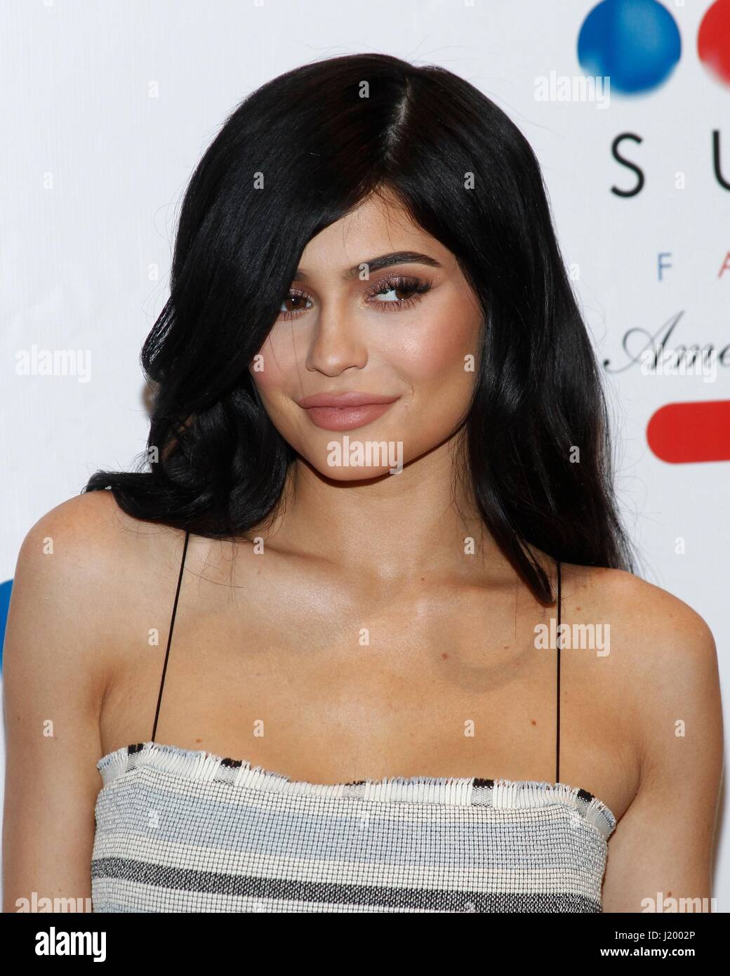 Las Vegas, NV, USA. 22. April 2017. Kylie Jenner im Ankunftsbereich für Kylie Jenner weiter das Grand Opening Feier von Zucker Fabrik American Brasserie, Fashion Show Mall, Las Vegas, NV 22. April 2017. Bildnachweis: JA/Everett Collection/Alamy Live-Nachrichten Stockfoto