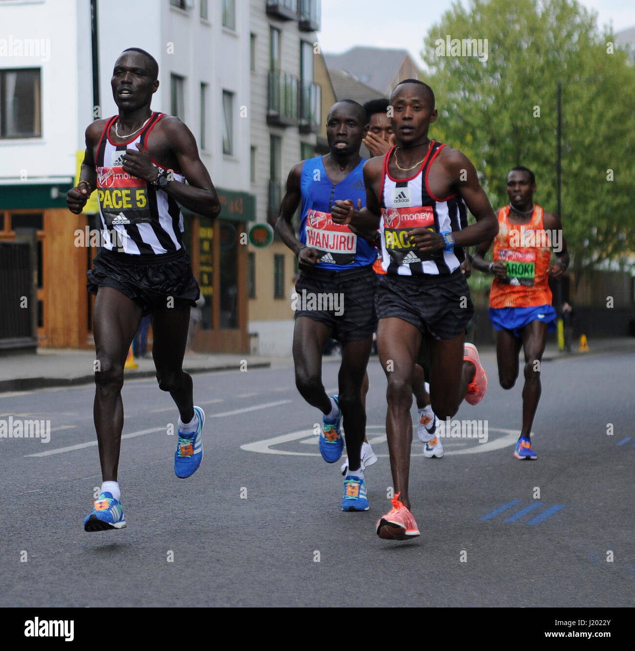 London, Uk, 23thApril. Männerrennen in London Marathon Führer Daniel WANJIRU, Bedan KAROKI. Stockfoto