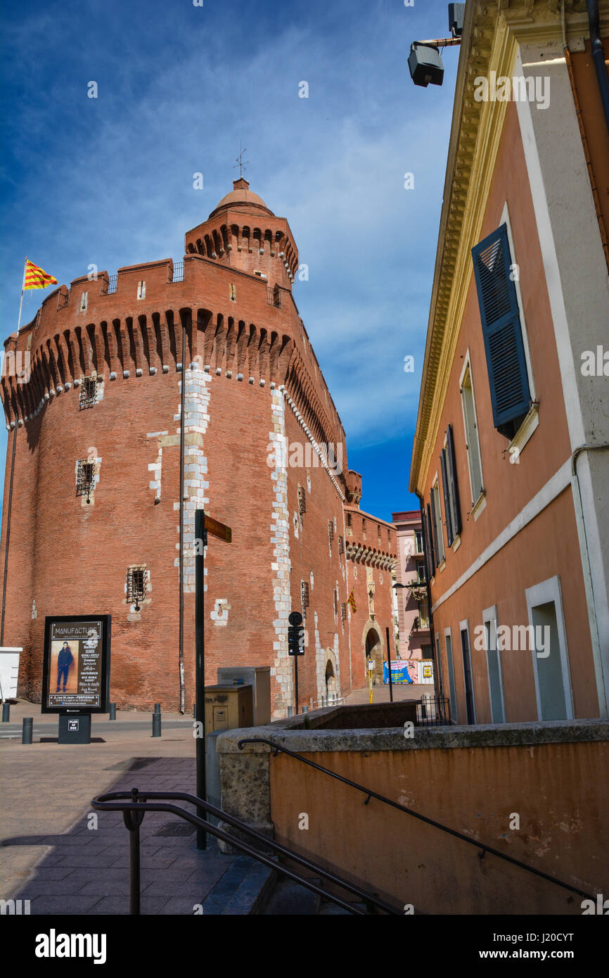 Le Castillet, Erbe-Wahrzeichen der Stadt Perpignan, Frankreich Stockfoto Le Castillet, Erbe-Wahrzeichen der Stadt Perpignan, Frankreich Stockfoto