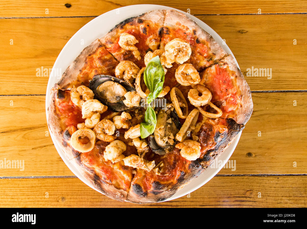 Pizza mit muscheln -Fotos und -Bildmaterial in hoher Auflösung – Alamy