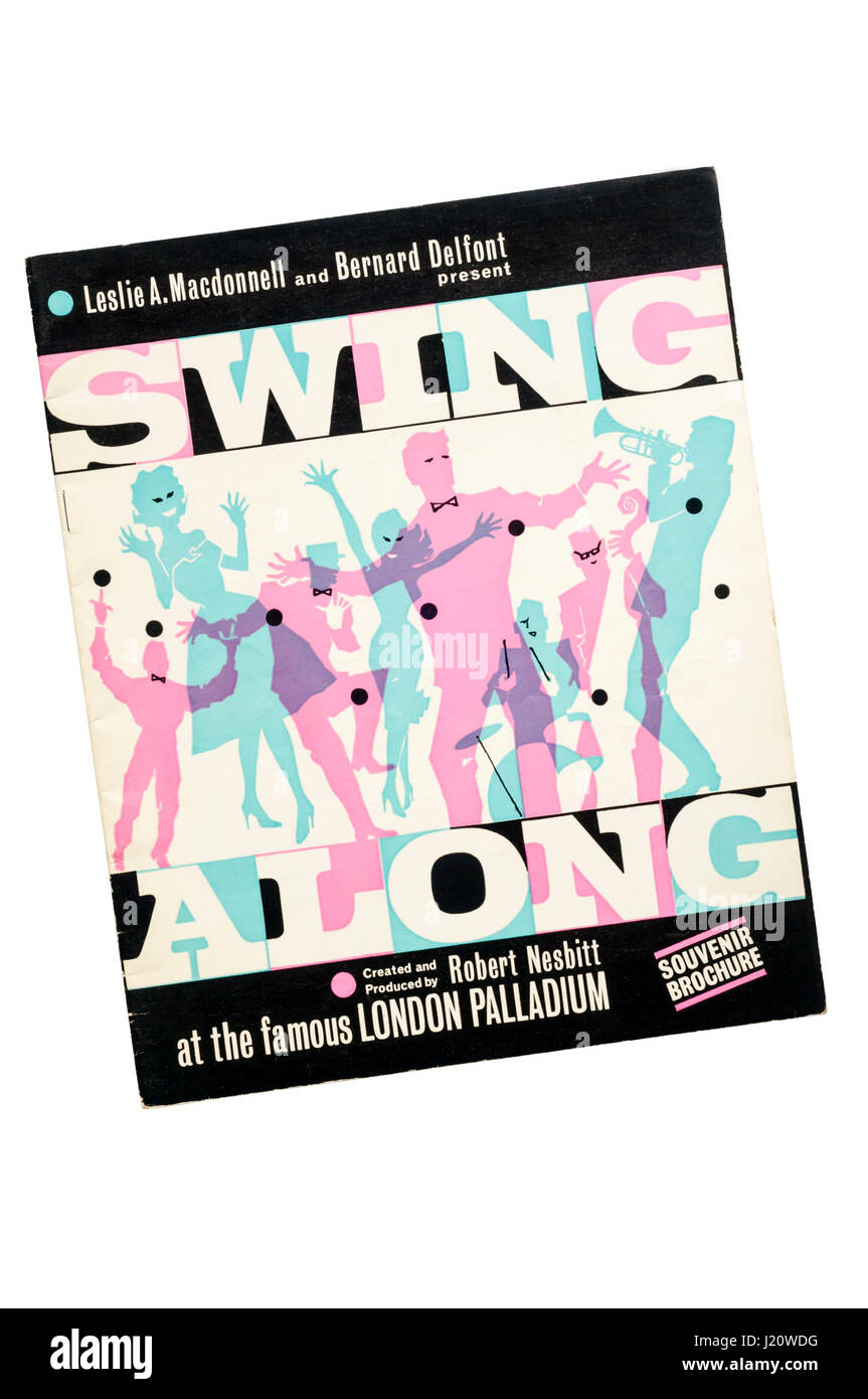 Souvenir-Broschüre für 1963 Revue schwingen entlang im London Palladium Stockfoto